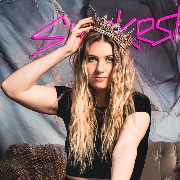 Meet your Posher, Devin - Picture 1 of 1